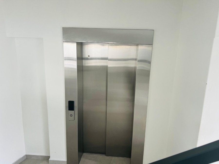 1 Bedroom Property for Sale in Table View Western Cape